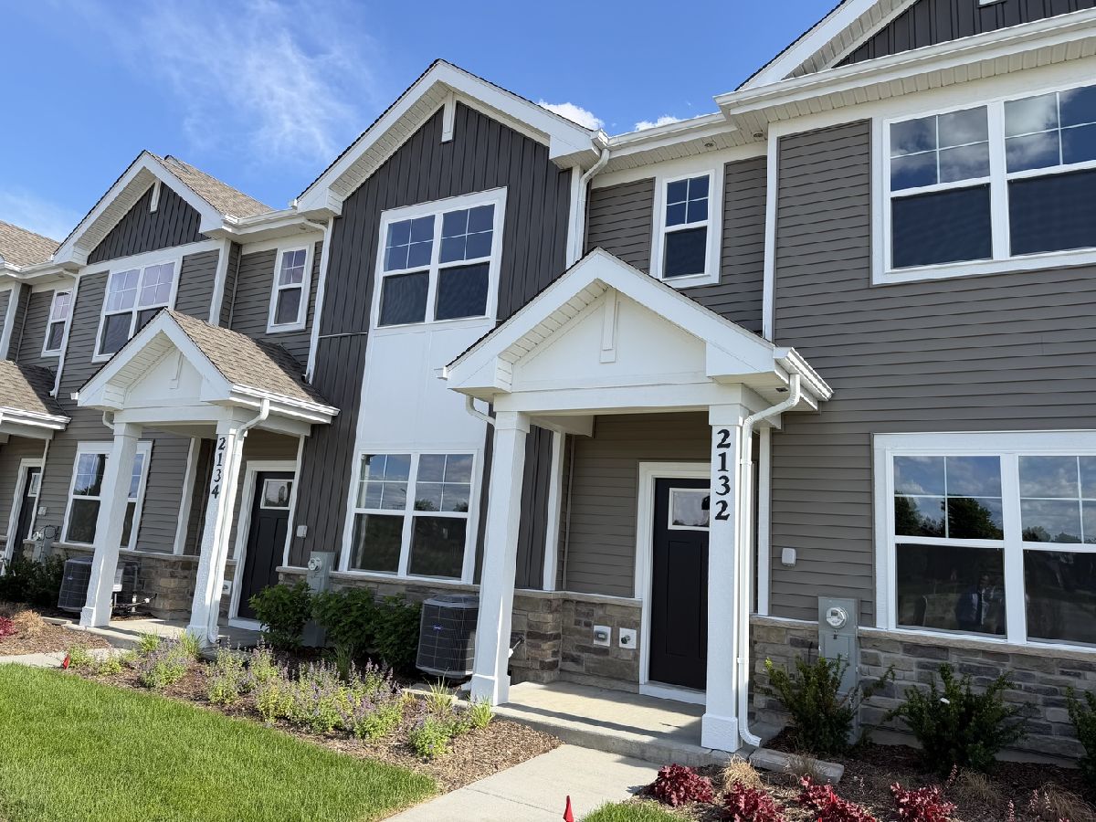  For Rent Oswego Illinois, 2132 Bodega