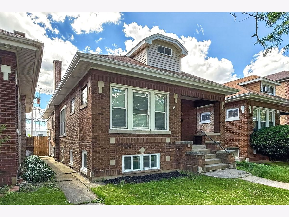  For Sale Chicago Illinois, 2426 Neva Avenue