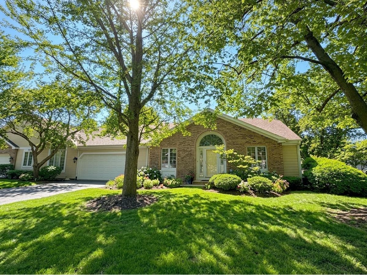  For Sale Elgin Illinois, 281 Governors Lane