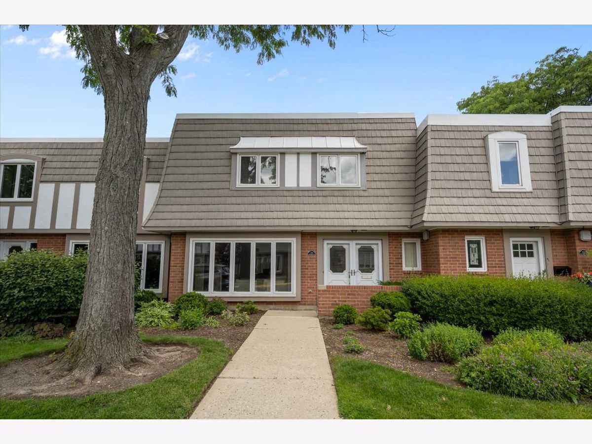 Townhomes For Sale Chantilly Highland Park Illinois