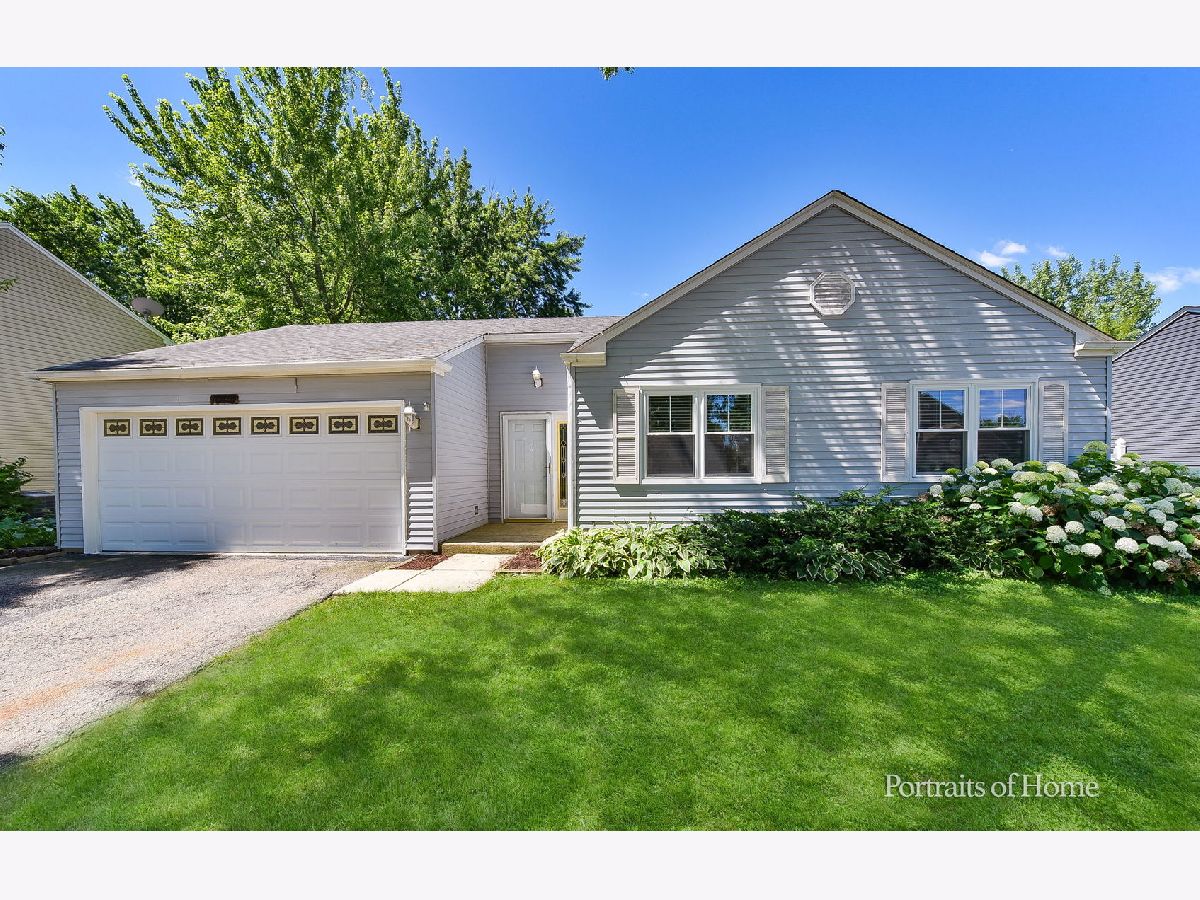  For Sale Aurora Illinois, 1000 Oakland Lane