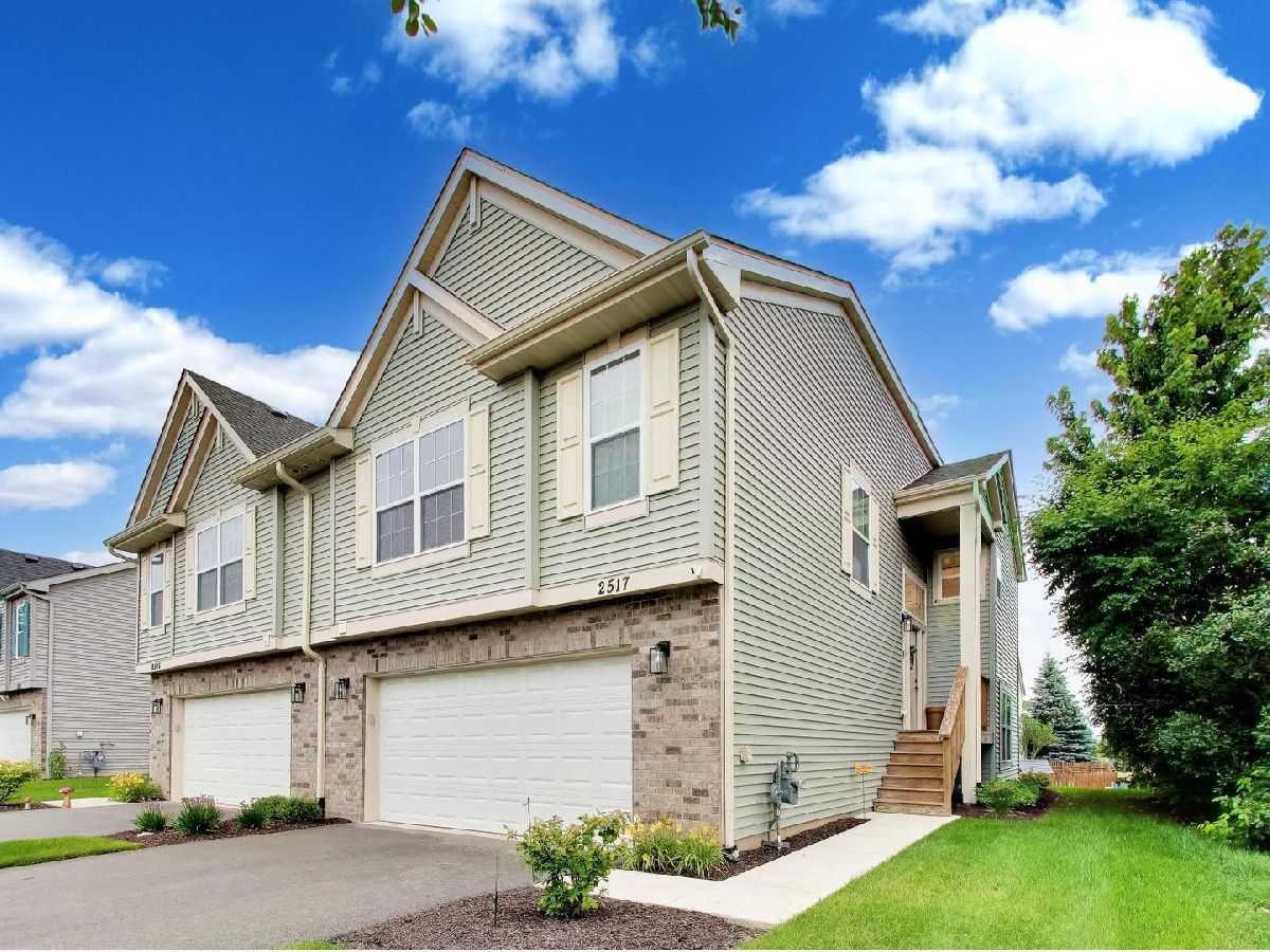 Townhomes & Homes Sold Neufairfield Joliet Illinois, 2517 Timber Springs