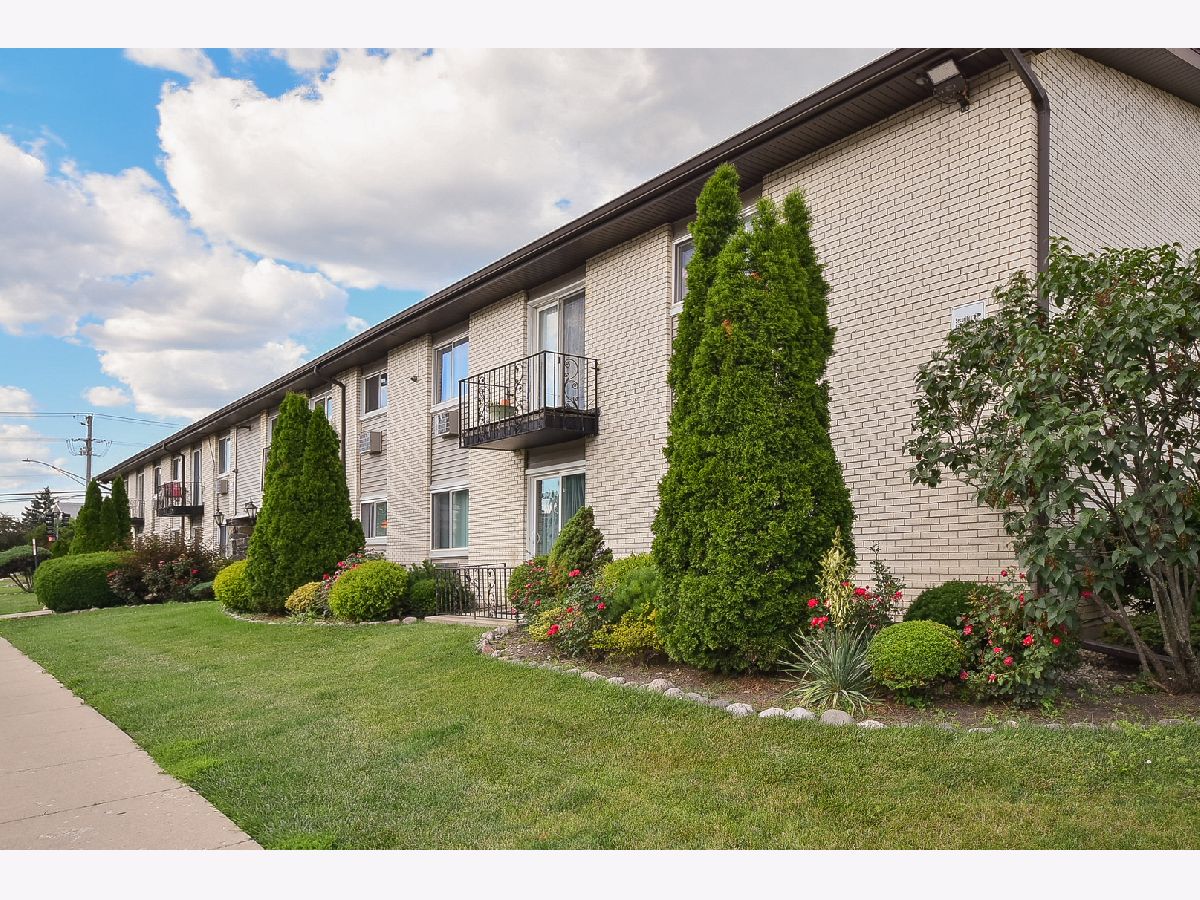  For Sale Des Plaines Illinois, 8999 Kennedy Drive