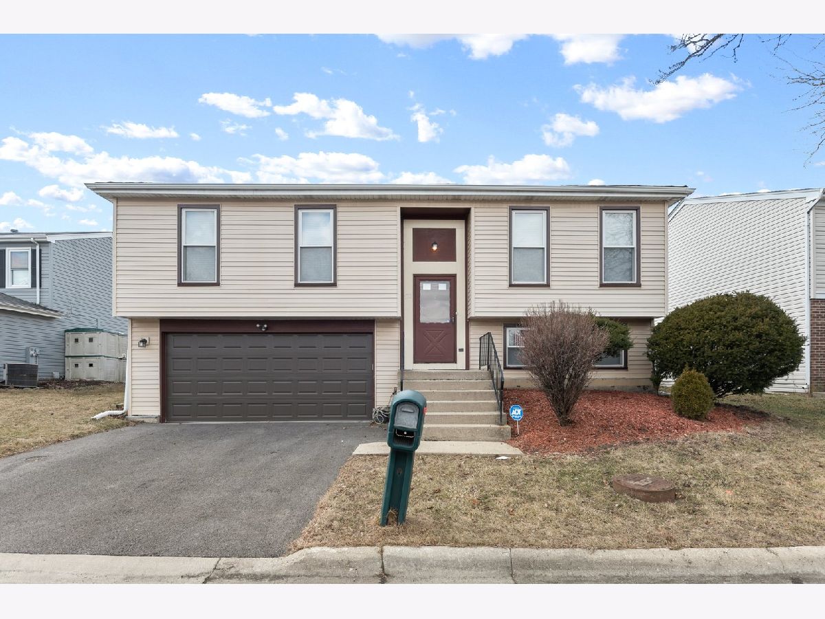  Rented Carol Stream Illinois, 572 Oswego