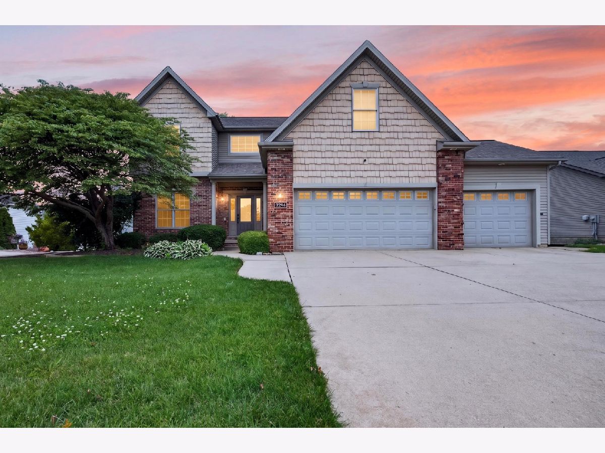 Homes & Condos & Townhomes For Sale Fox Creek Bloomington Illinois, 2713 Piney