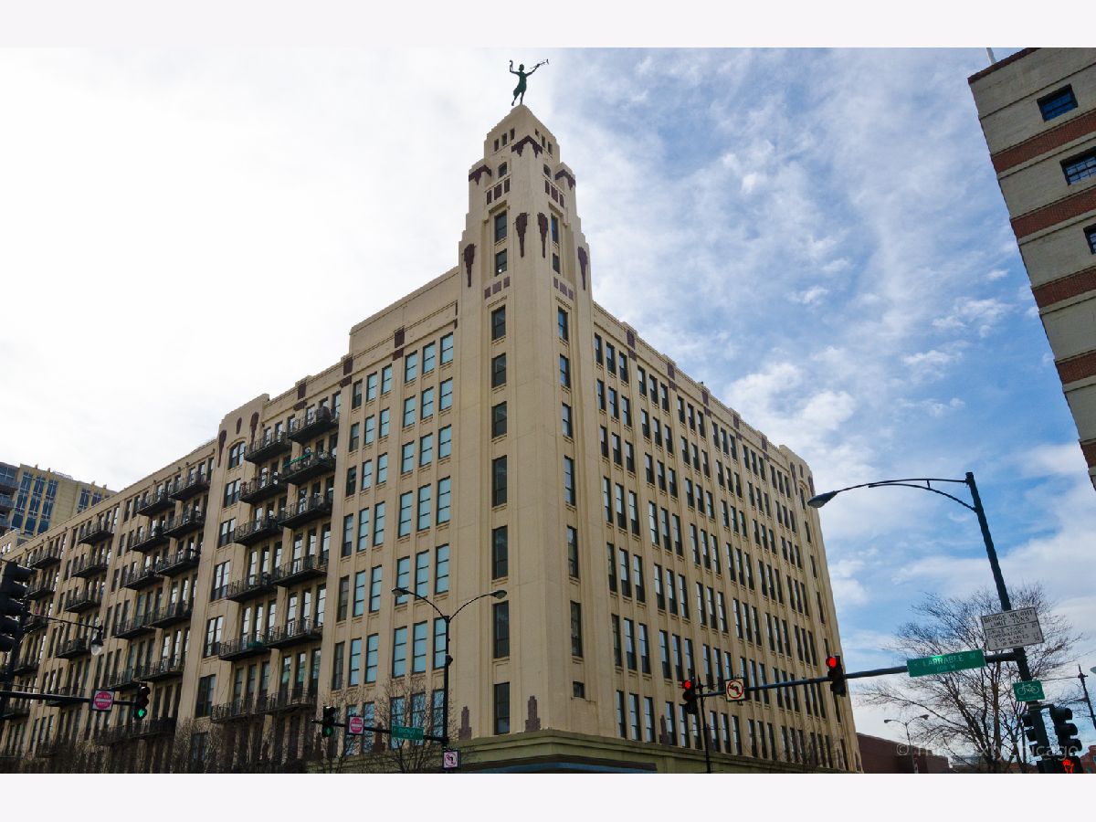 Condominiums Rented One River Place Chicago Illinois, 758 Larrabee