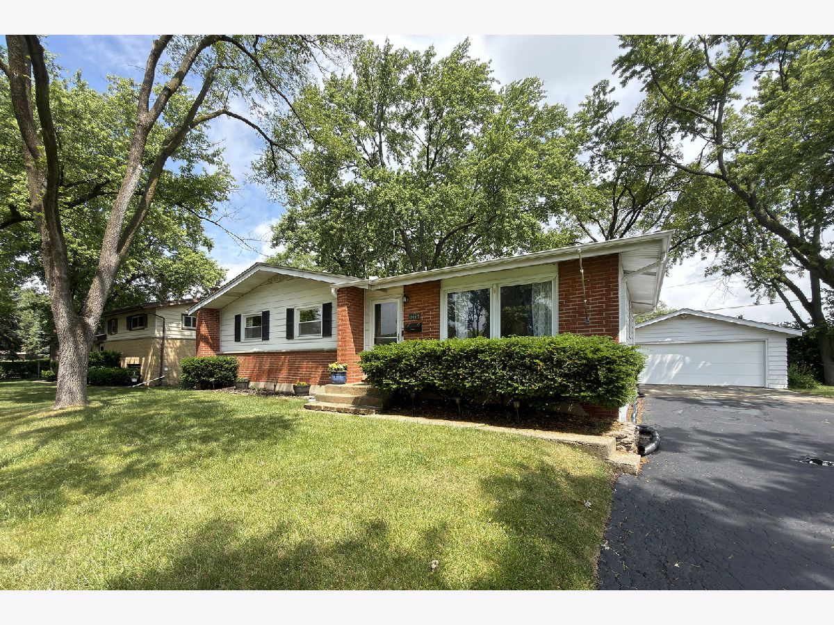 Homes & Townhomes For Sale Brickman Manor Mount Prospect Illinois, 604 Cedar Lane