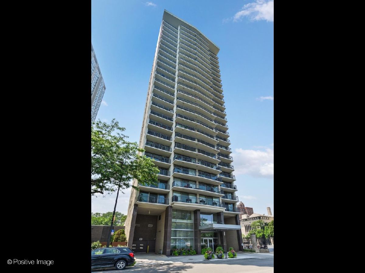  For Sale Chicago Illinois, 3470 Lake Shore Drive
