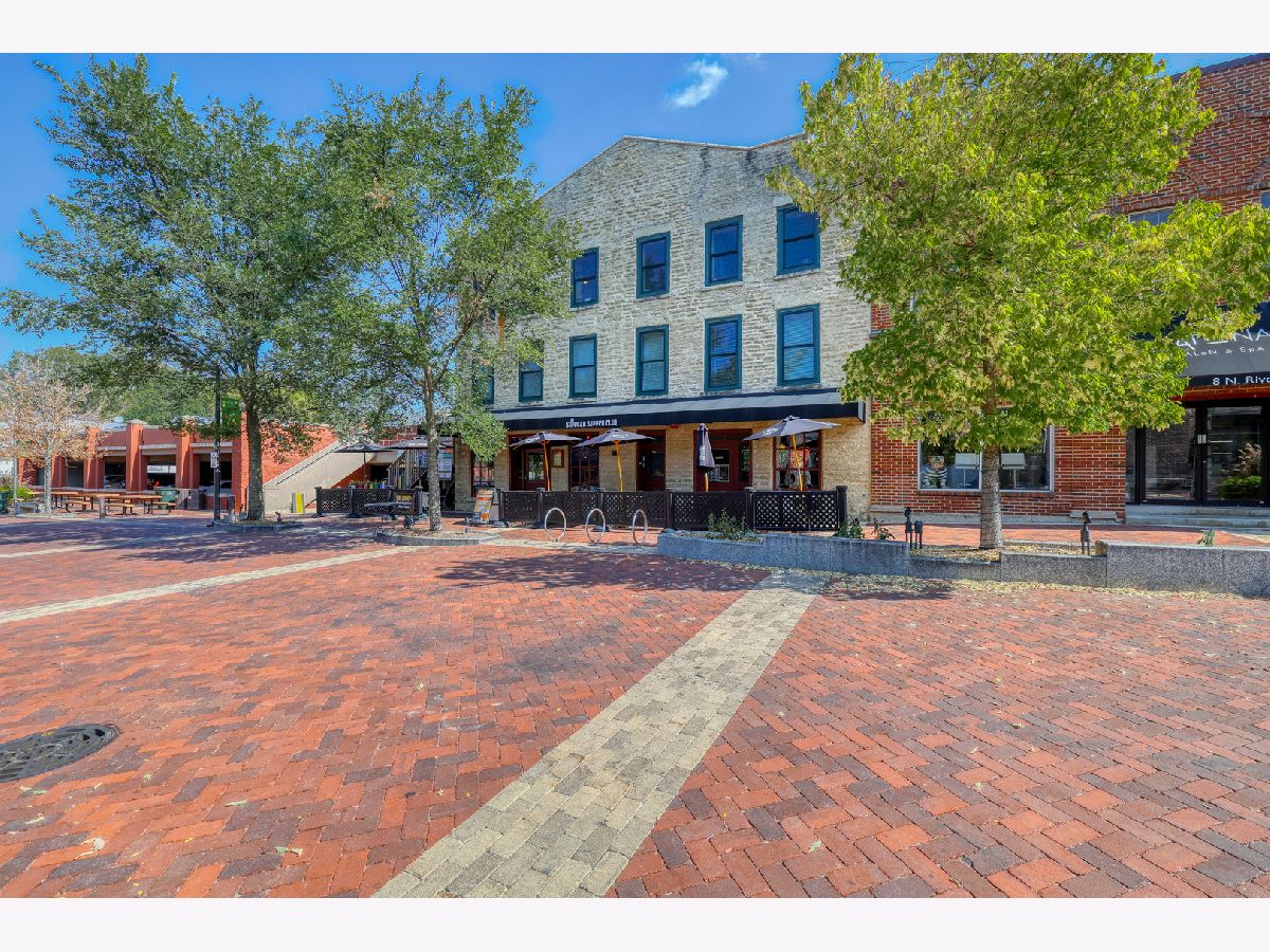  For Rent Batavia Illinois, 10-12 N. River