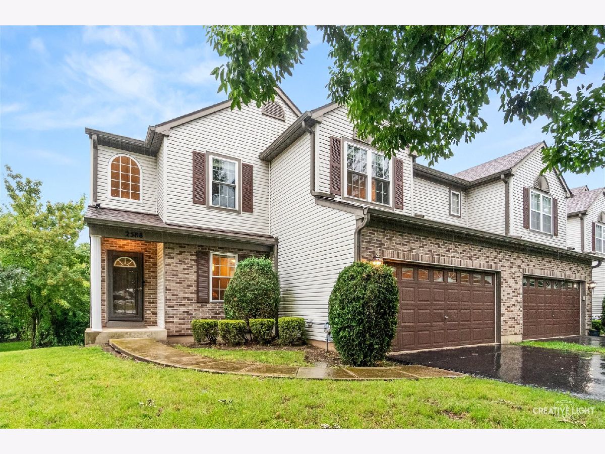  For Sale Geneva Illinois, 2588 Heritage Court