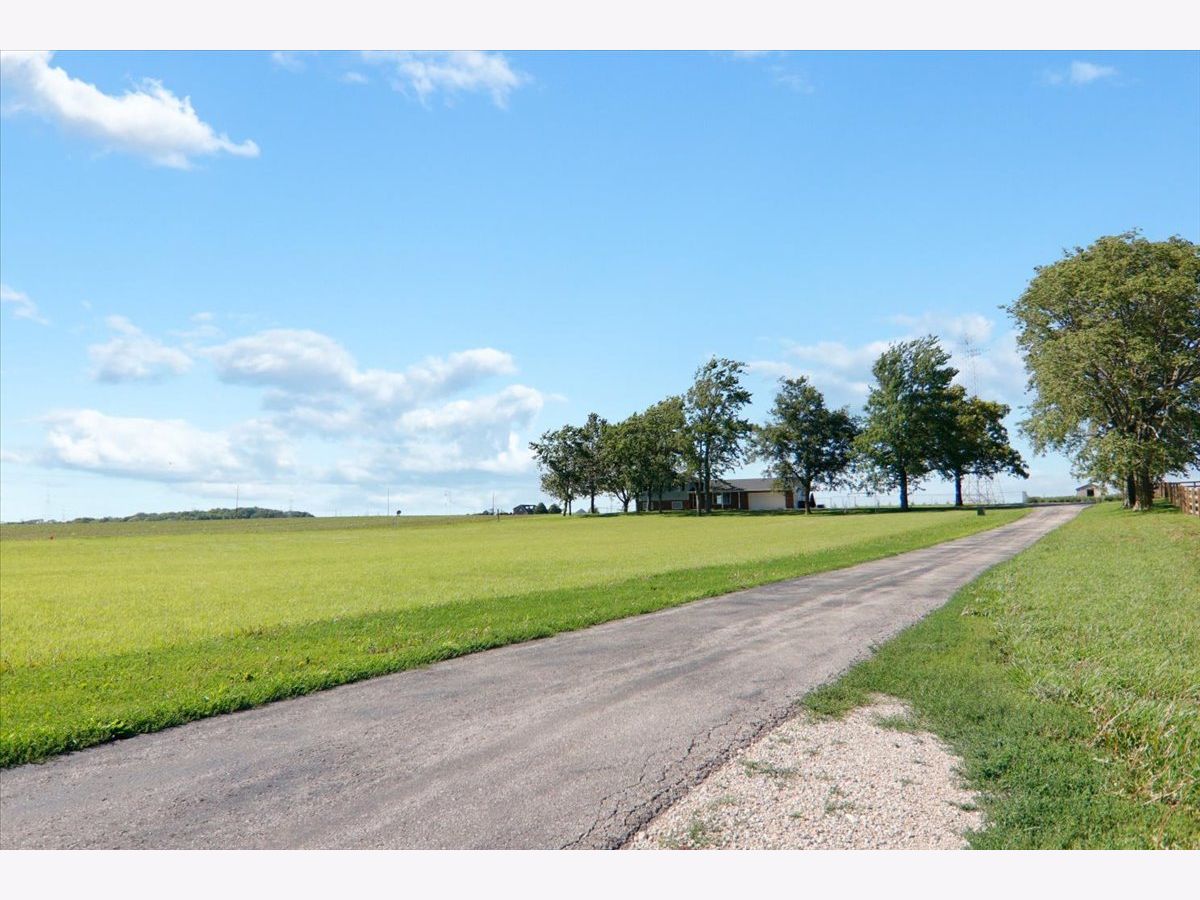  For Sale Pekin Illinois, 21184 Allentown Road