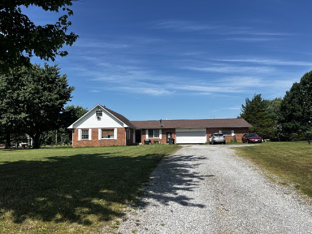  For Sale Mt Vernon Illinois, 10585 Il Highway 142 Highway