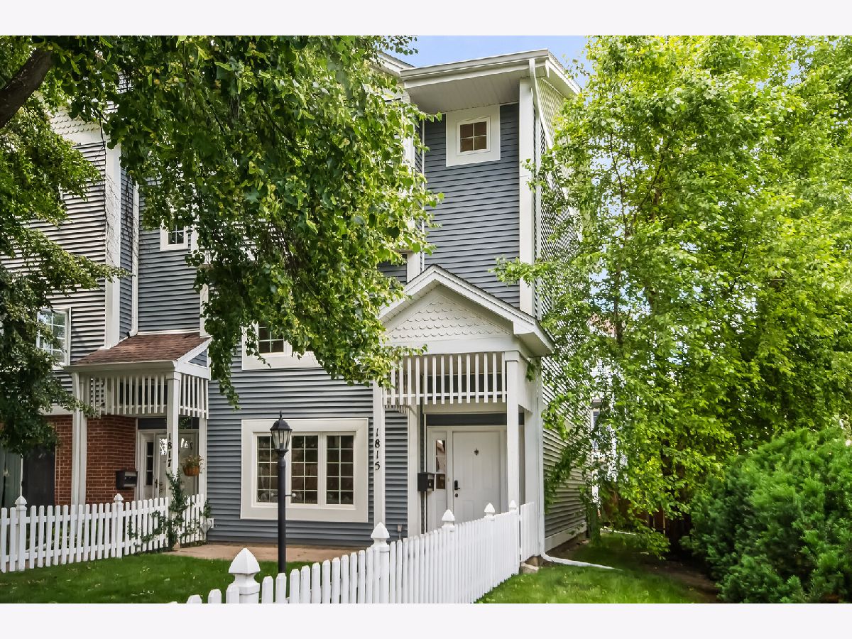 Condos & Townhomes For Sale Crain Street Commons Evanston Illinois, 1815 Crain Street