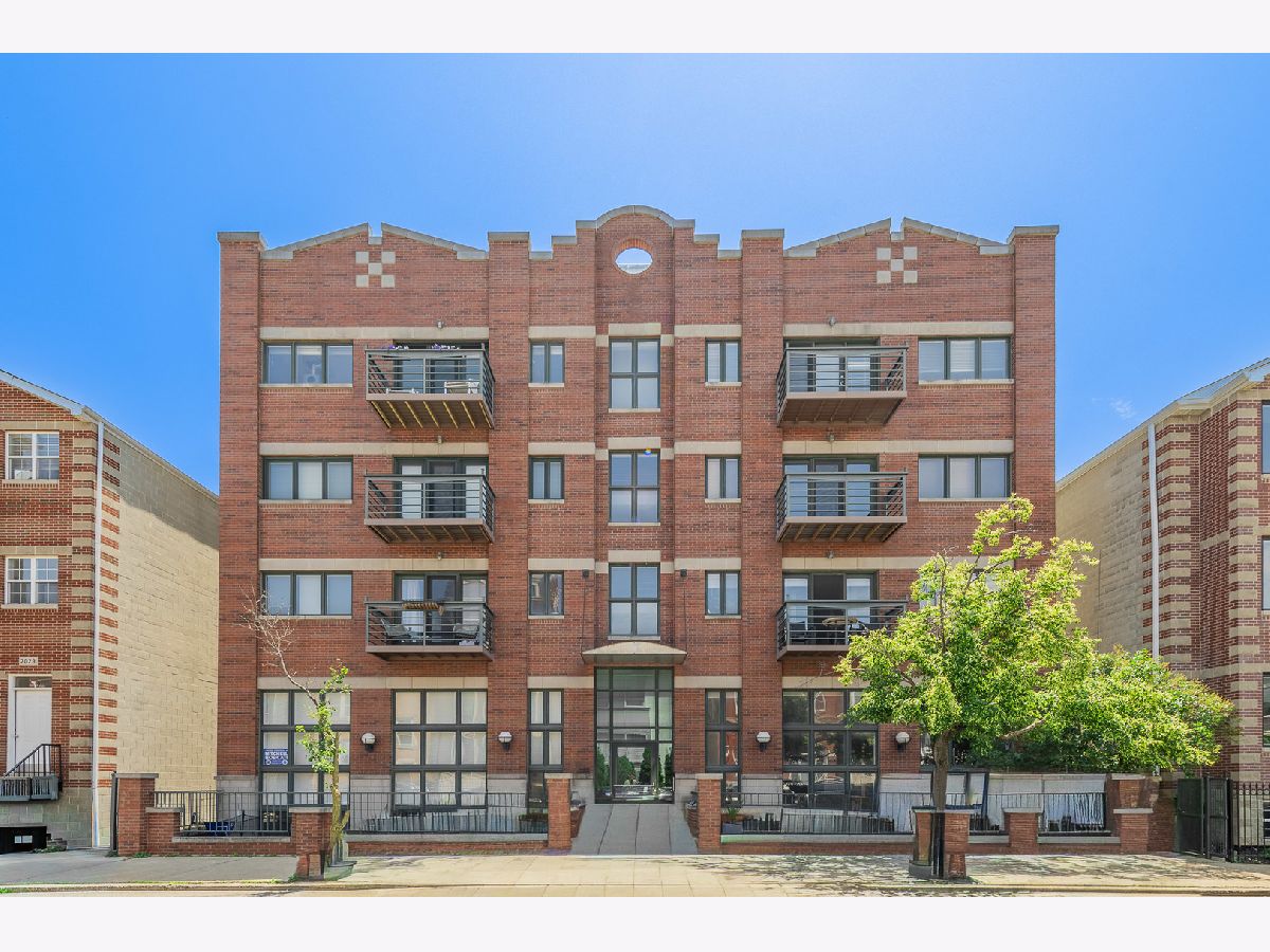  Rented Chicago Illinois, 2033 Superior