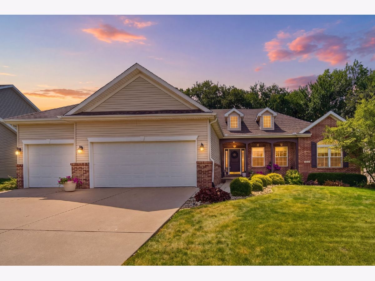 Homes & Condos & Townhomes Sold Ridgewood Bloomington Illinois, 2107 Ridge Creek