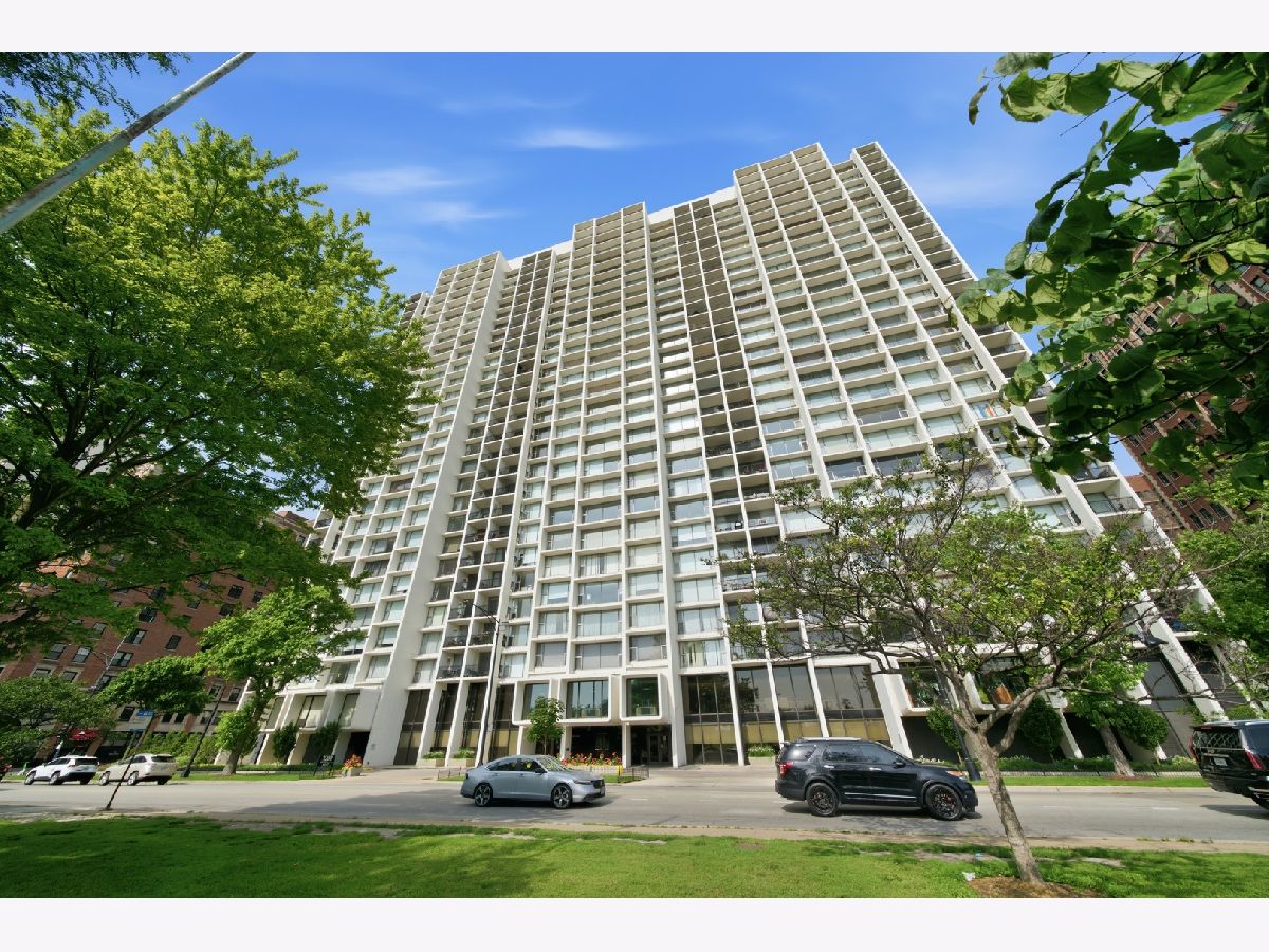  For Sale Chicago Illinois, 3200 Lake Shore Drive