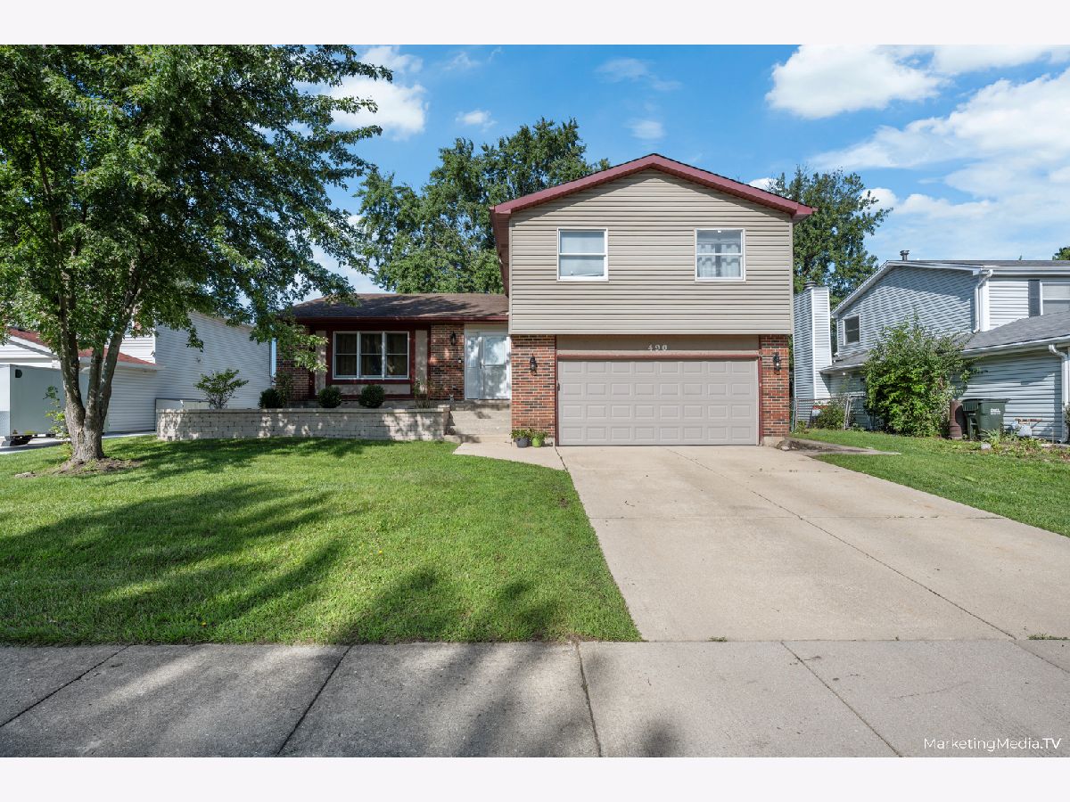  For Sale Carol Stream Illinois, 490 Heather Lane