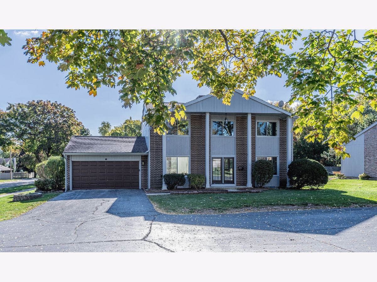  Rented Roselle Illinois, 380 Ventura Club