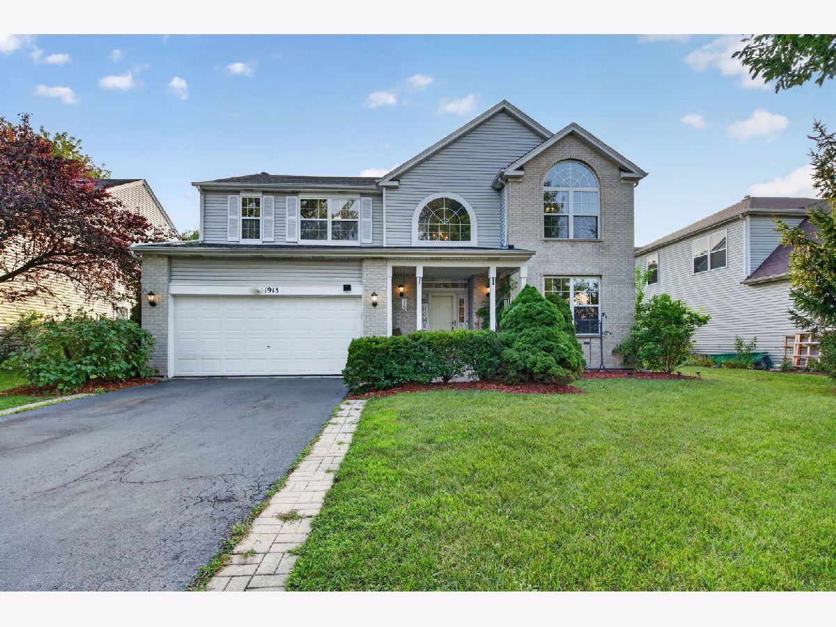 Homes For Sale Clublands Plainfield Illinois, 1913 Windstone Drive