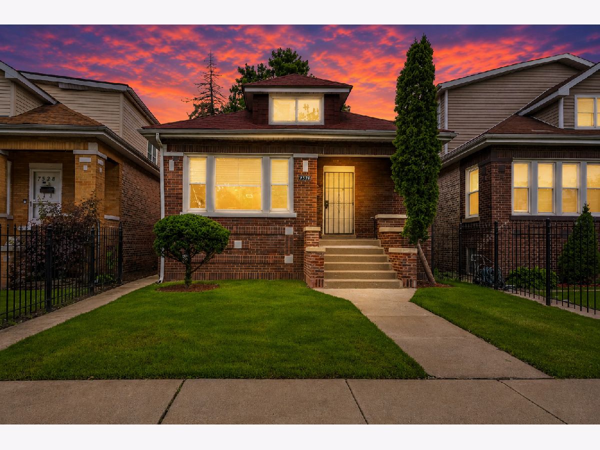  For Sale Chicago Illinois, 7526 Honore Street
