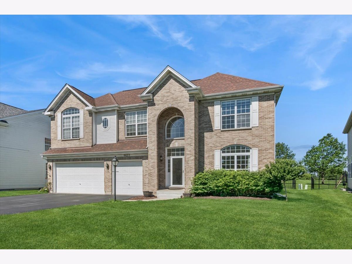  For Rent Carpentersville Illinois, 6623 Majestic