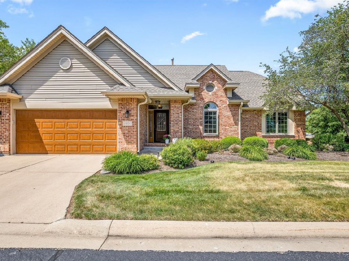  For Sale Loves Park Illinois, 5980 Heritage Place