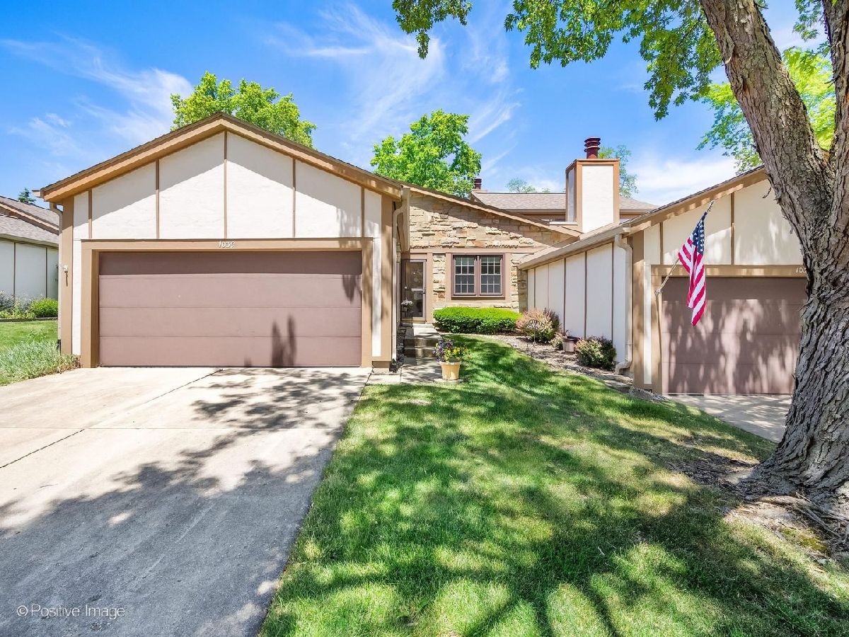 Townhomes & Homes For Sale Wheaton Oaks Wheaton Illinois, 1039 Oakview Drive