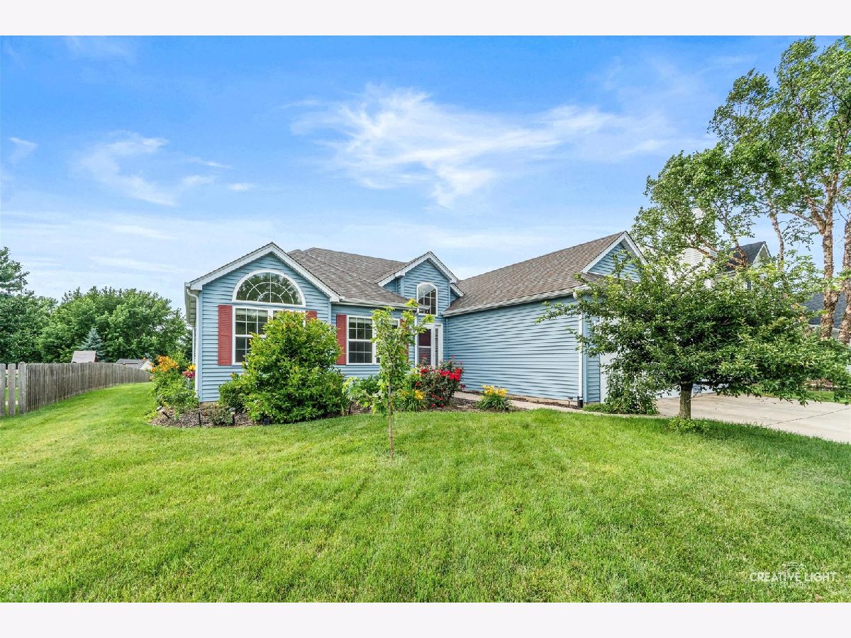  For Sale Yorkville Illinois, 2233 Meadowview Lane