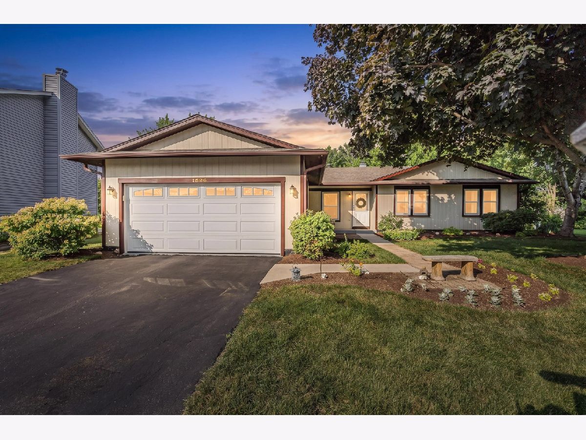  For Sale Aurora Illinois, 1526 Sycamore Lane