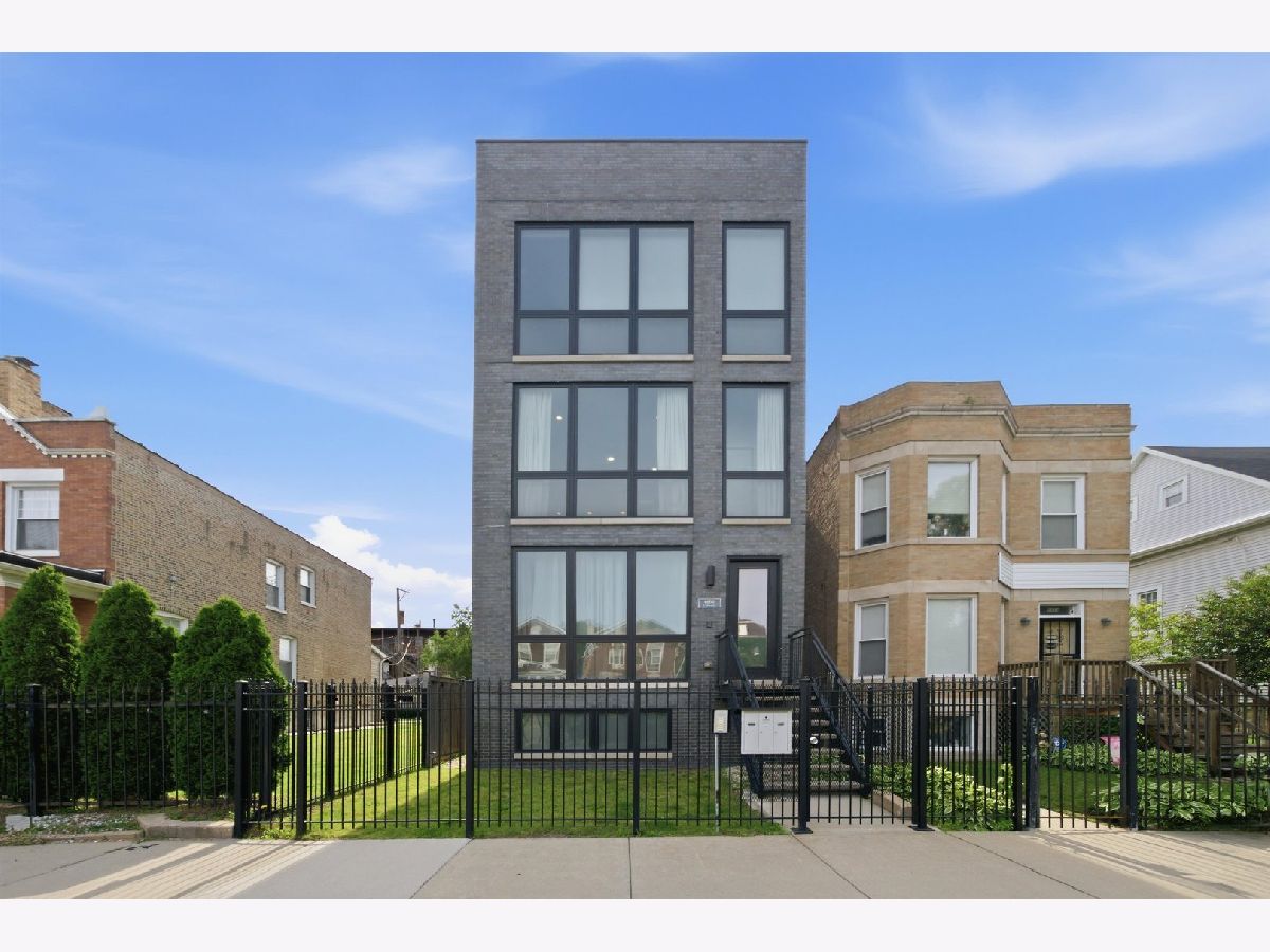  For Sale Chicago Illinois, 6606 University Avenue