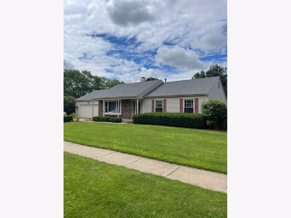  For Sale Yorkville Illinois, 120 Strawberry Lane