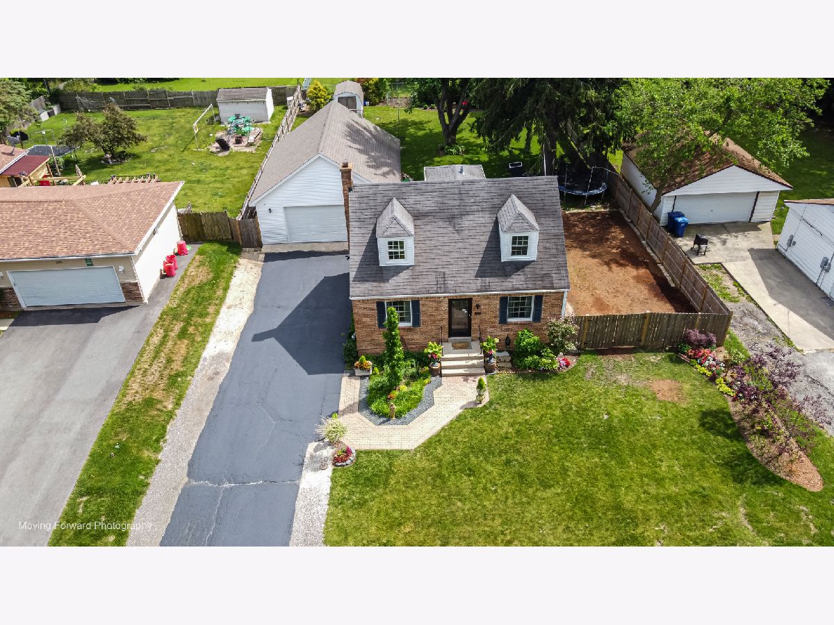  For Sale Waukegan Illinois, 2211 Bonnie Brook Lane