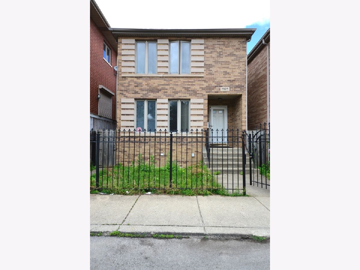  For Sale Chicago Illinois, 2823 Farrell Street
