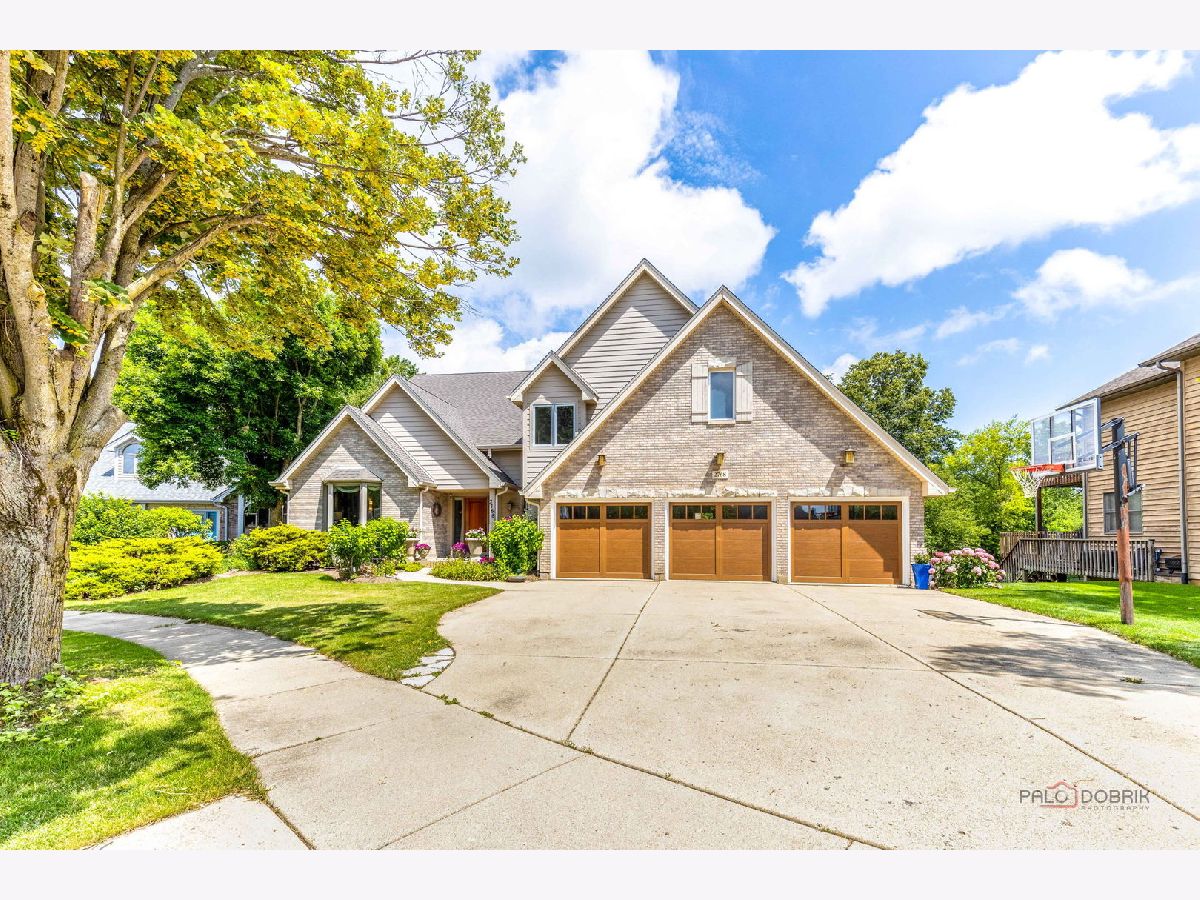 Homes & Condos & Townhomes For Sale Highland Glen Elgin Illinois, 2768 Glendower Terrace