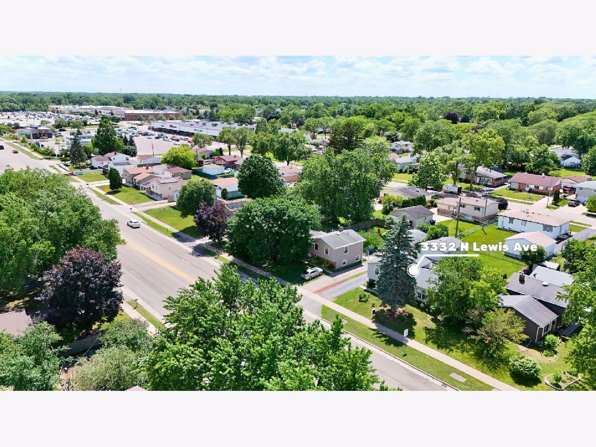  For Sale Waukegan Illinois, 3332 Lewis Avenue