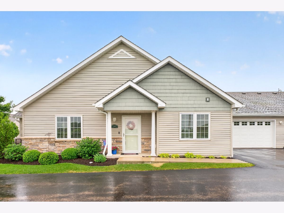  For Sale Sycamore Illinois, 2045 Somerset Lane