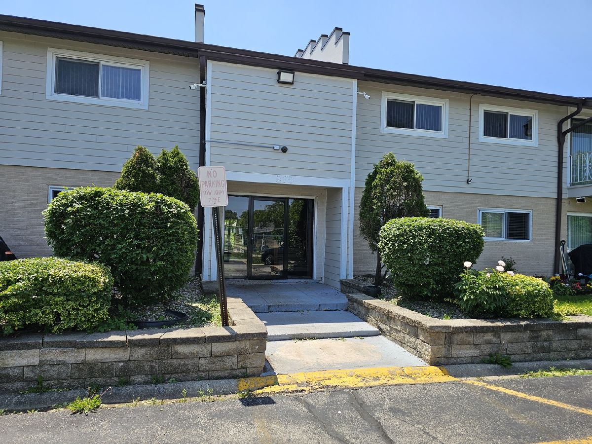  For Sale Prospect Heights Illinois, 870 Old Willow Road