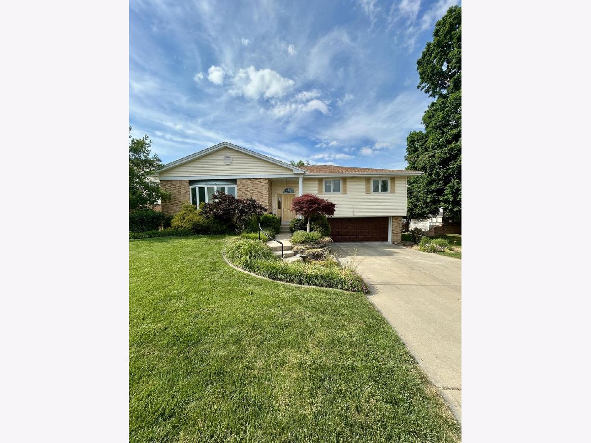  For Sale Decatur Illinois, 672 Karen Drive