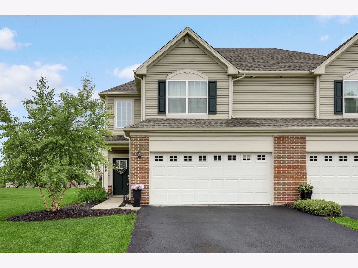 Condos & Townhomes & Homes For Sale Stonegate Manhattan Illinois, 15155 Cyrus Drive