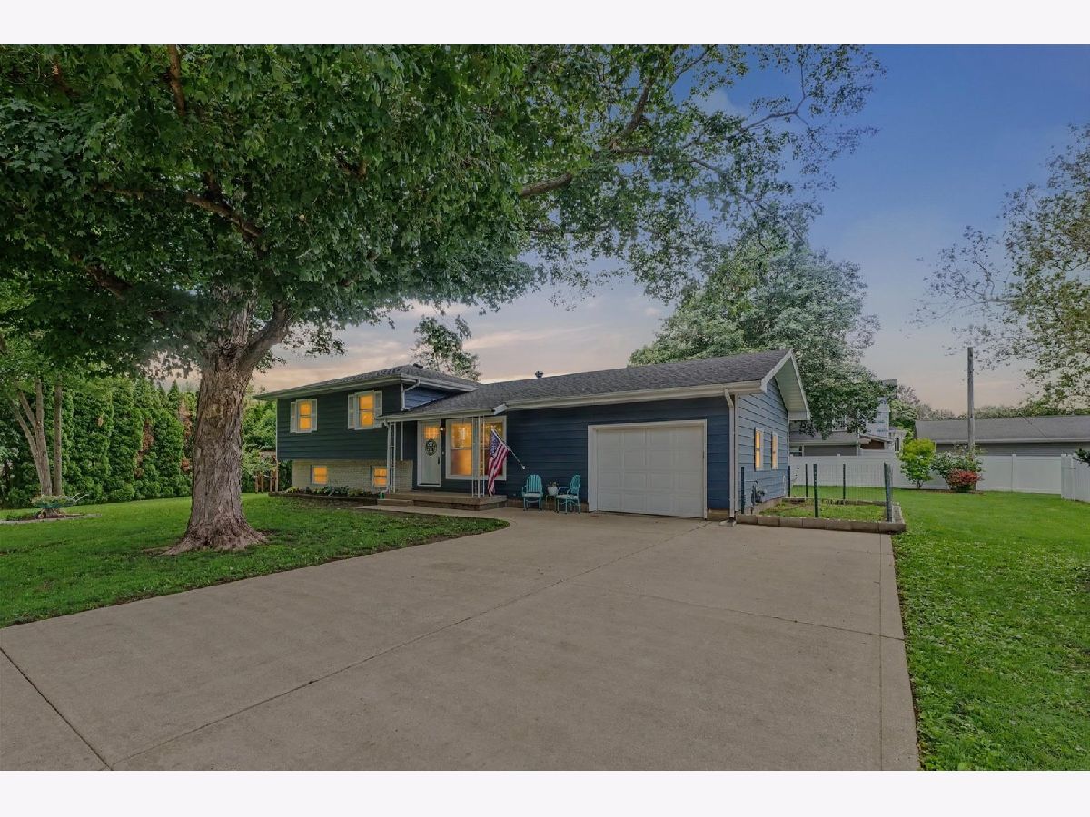  Sold Farmer City Illinois, 210 Brookview