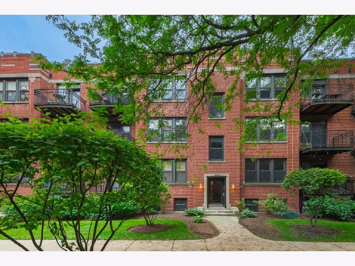  For Sale Chicago Illinois, 5913 Paulina Street