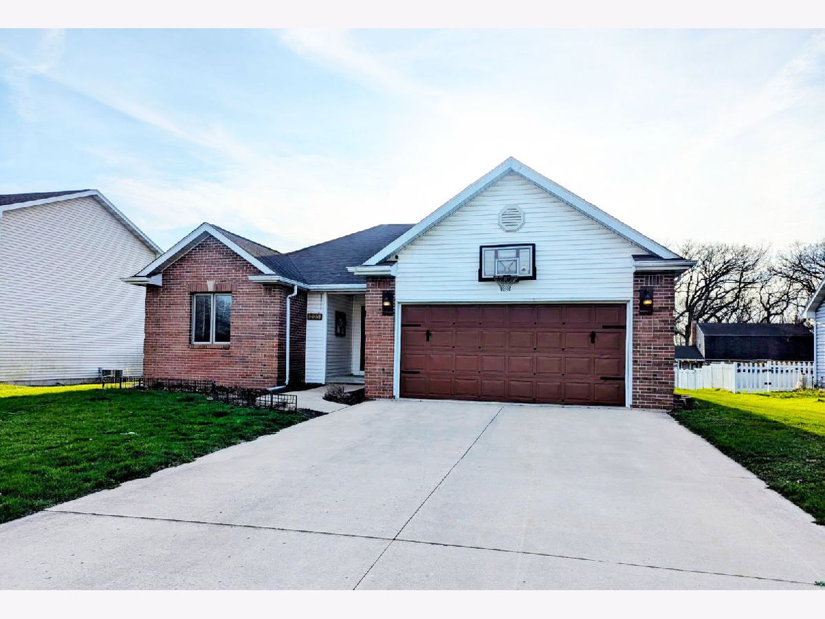  For Sale Seneca Illinois, 205 Hossack Street