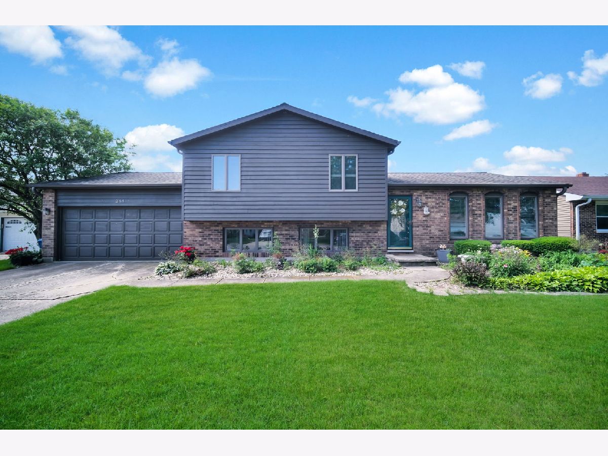 For Sale Dekalb Illinois, 214 Concord Drive
