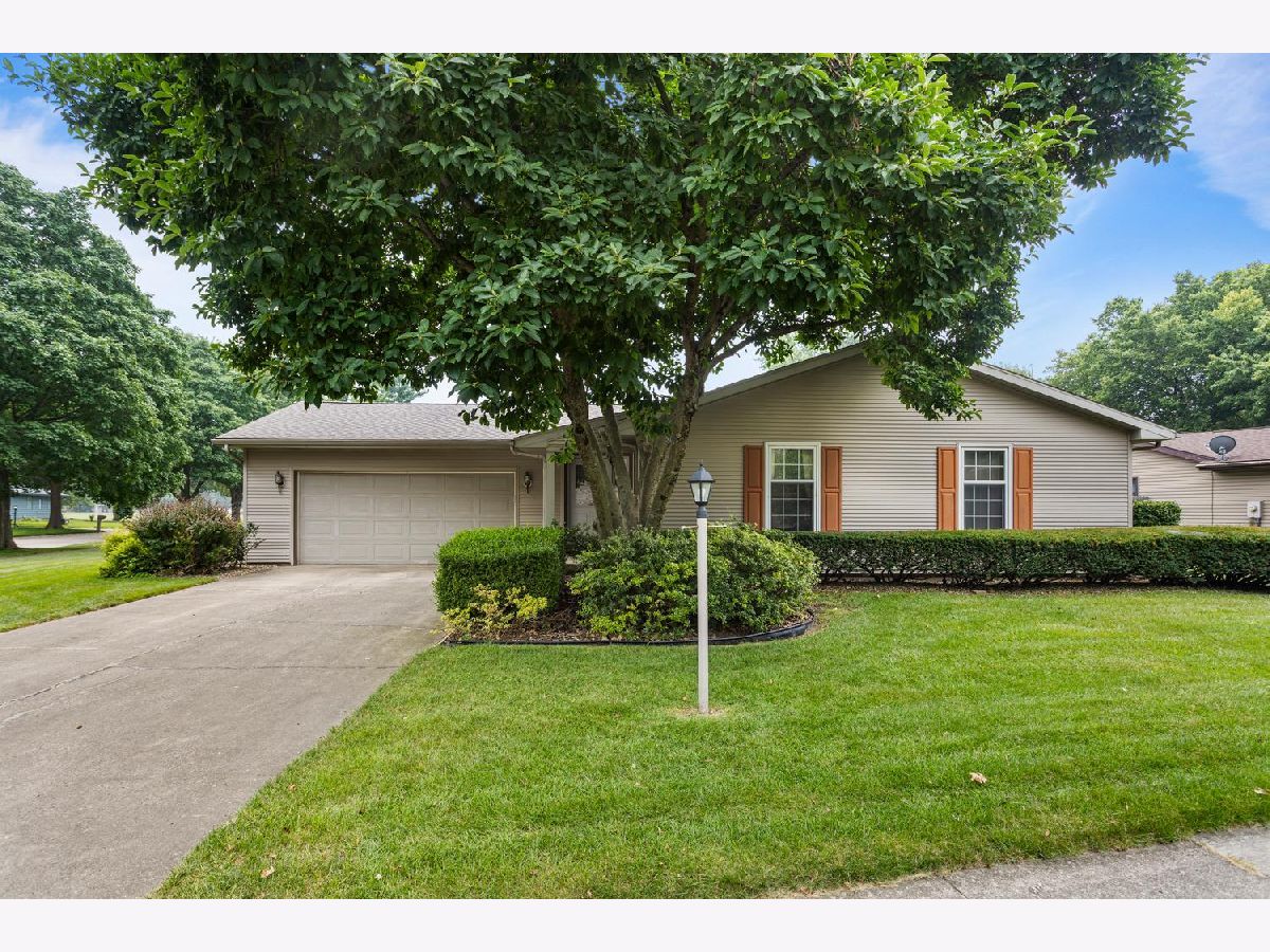 Homes & Condominiums For Sale Devonshire Champaign Illinois, 2107 Gunn Drive