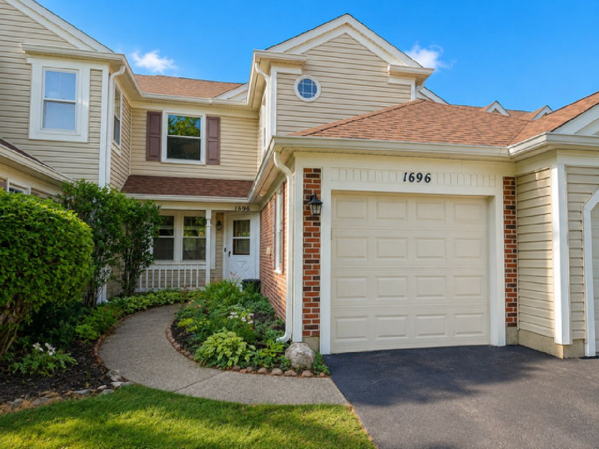  For Rent Elk Grove Village Illinois, 1696 Vermont