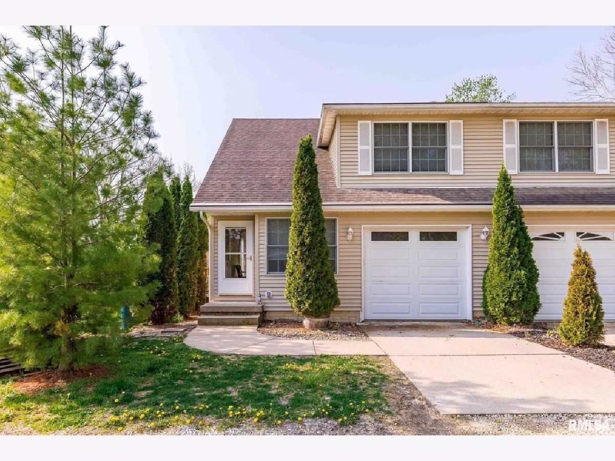  Rented Le Claire Iowa, 310 3rd