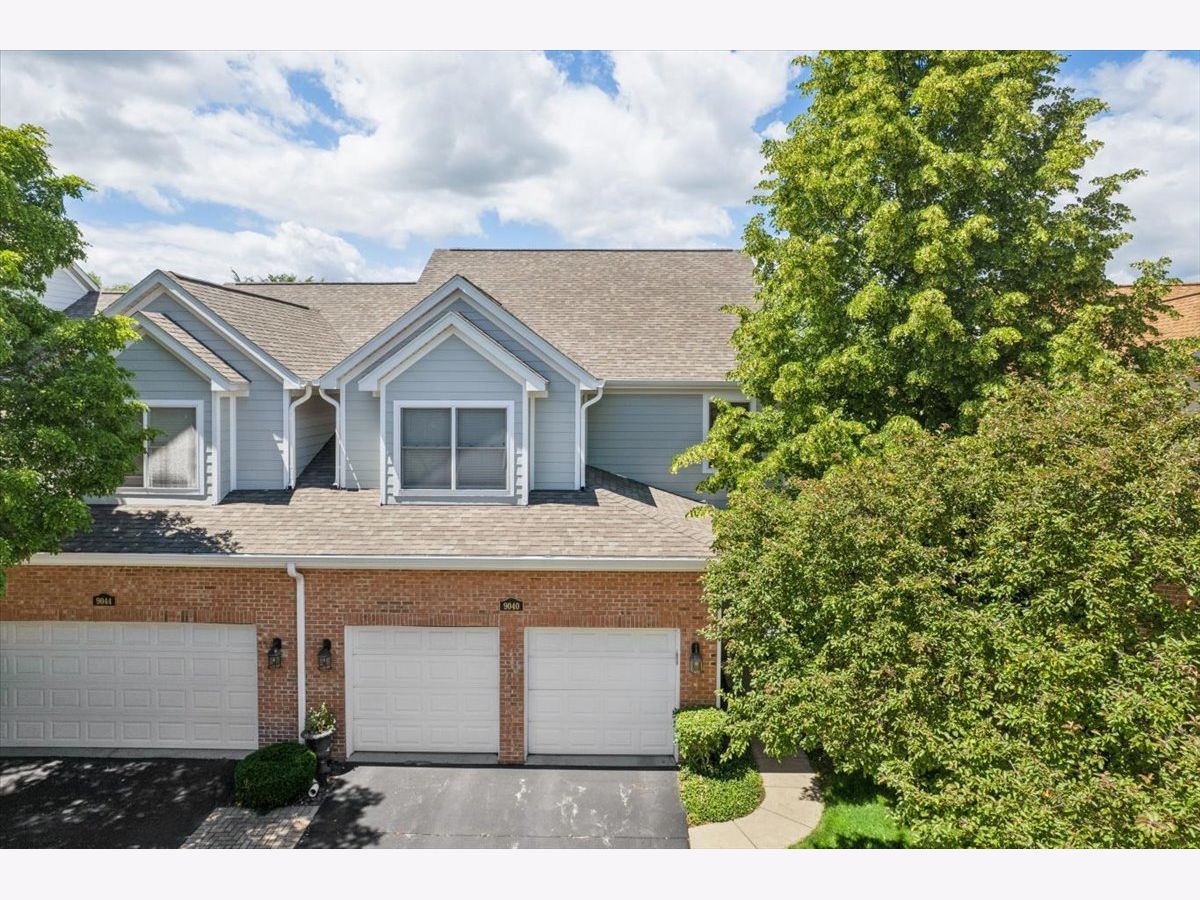 Condos & Townhomes For Sale Falcon Greens Crystal Lake Illinois, 9040 Falcon Greens Drive