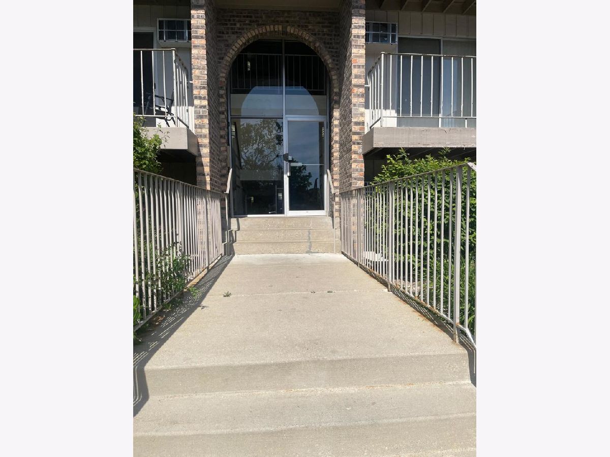 Rented Prospect Heights Illinois, 866 Crimson