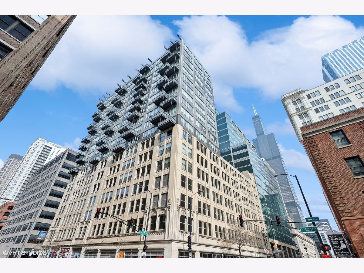  For Sale Chicago Illinois, 565 Quincy Street