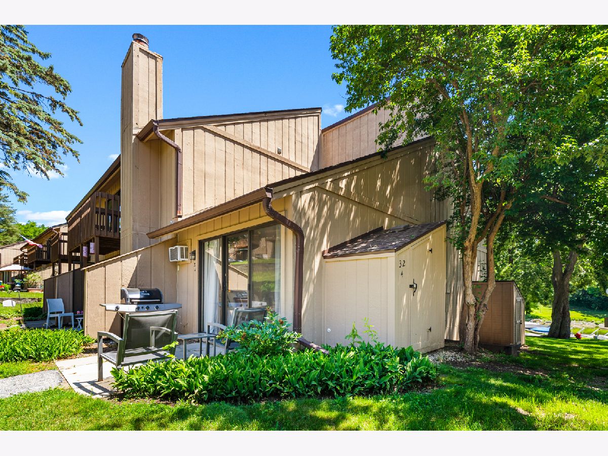 Condos & Townhomes For Sale Vacation Village Fox Lake Illinois, 32 Montego Colony